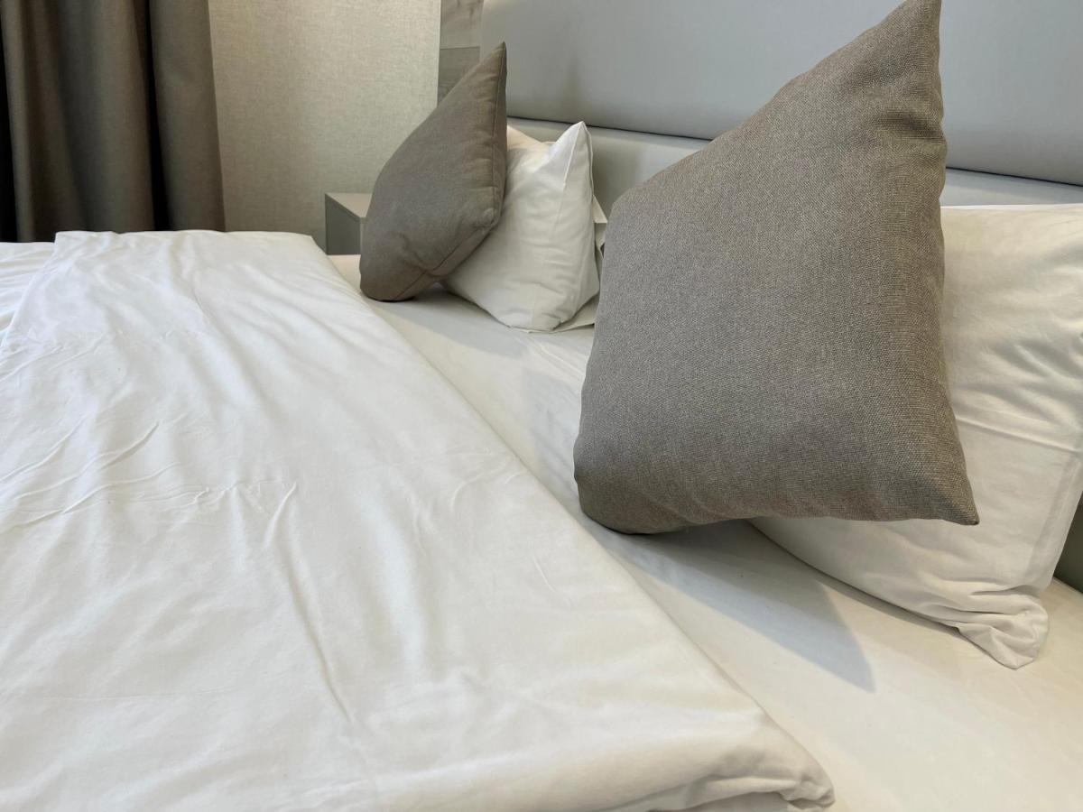 Terrasse Hotel & Bar ビシュケク エクステリア 写真